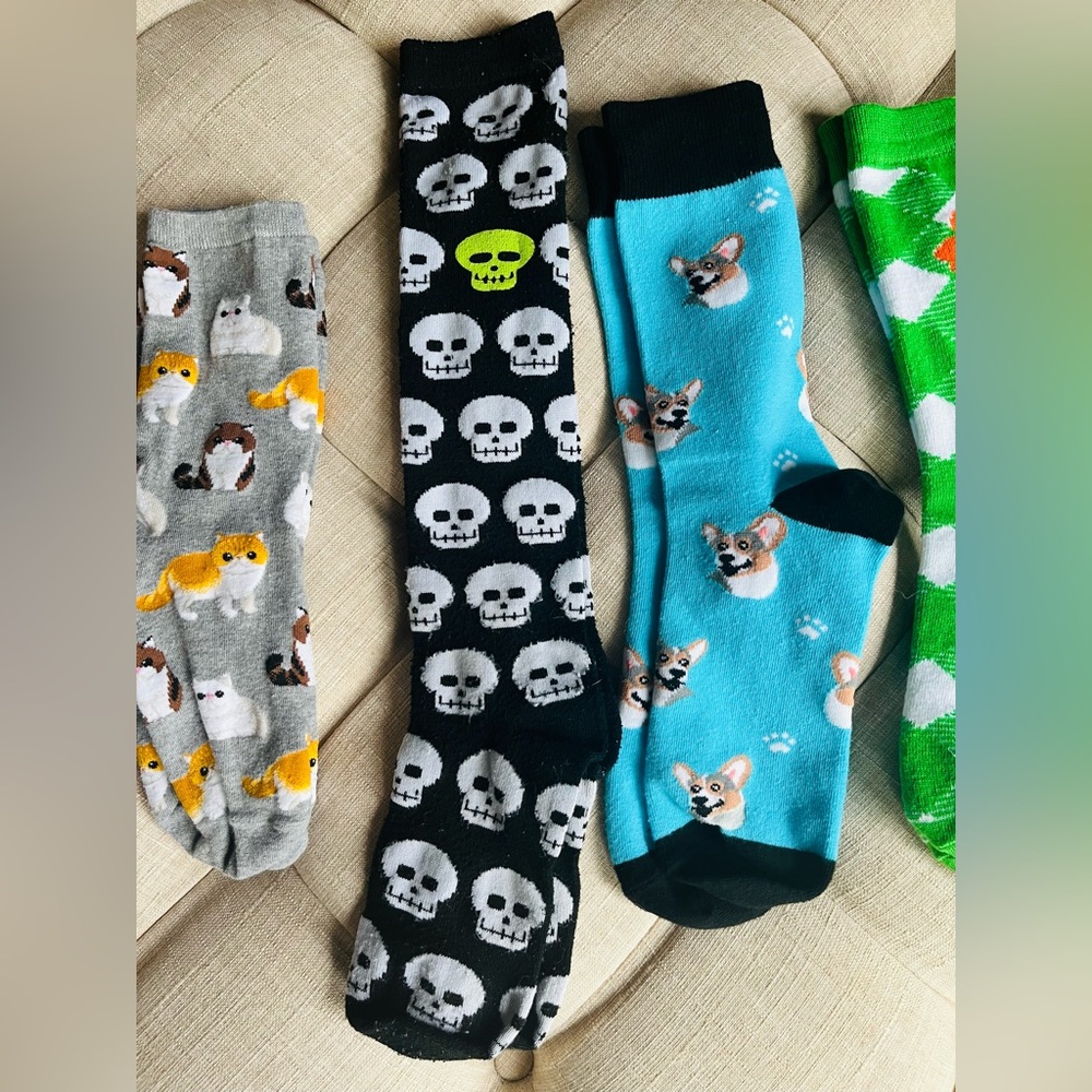 Bundle of Novelty Socks - Picture 7 of 12